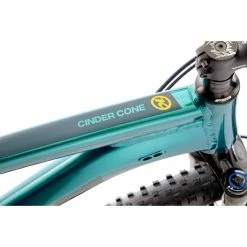 Kona Cinder Cone Hardtail Bike (2022) 14 Kona Cinder Cone Hardtail Bike (2022) -Vélos enfr Kona Cinder Cone Hardtail Bike 03