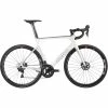 Orro Venturi EVO 105 R800DB Road Bike (2023) 1 Orro Venturi EVO 105 R800DB Road Bike (2023) -Vélos enfr Orro Venturi EVO 105 R800DB Road Bike White Silver Gloss 01