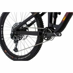 Vitus Sommet 297 AMP Mountain Bike 39 Vitus Sommet 297 AMP Mountain Bike -Vélos enfr Vitus Sommet 297 AMP Mountain Bike 2022 Octane Red Yellow18