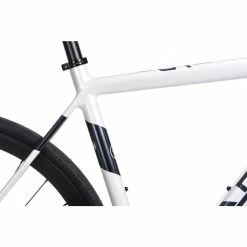 Orro Gold EVO 105 Hydro R800 Road Bike (2023) -Vélos enfr White Graphite Gold Evo 105 Seat